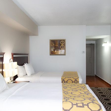 Baymont By Wyndham Delavan Near Lake Geneva Esterno foto