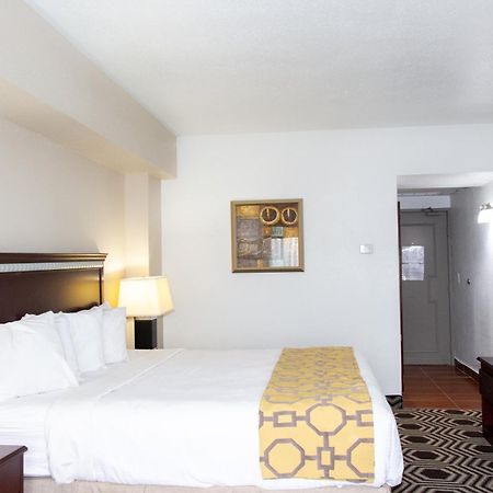 Baymont By Wyndham Delavan Near Lake Geneva Esterno foto