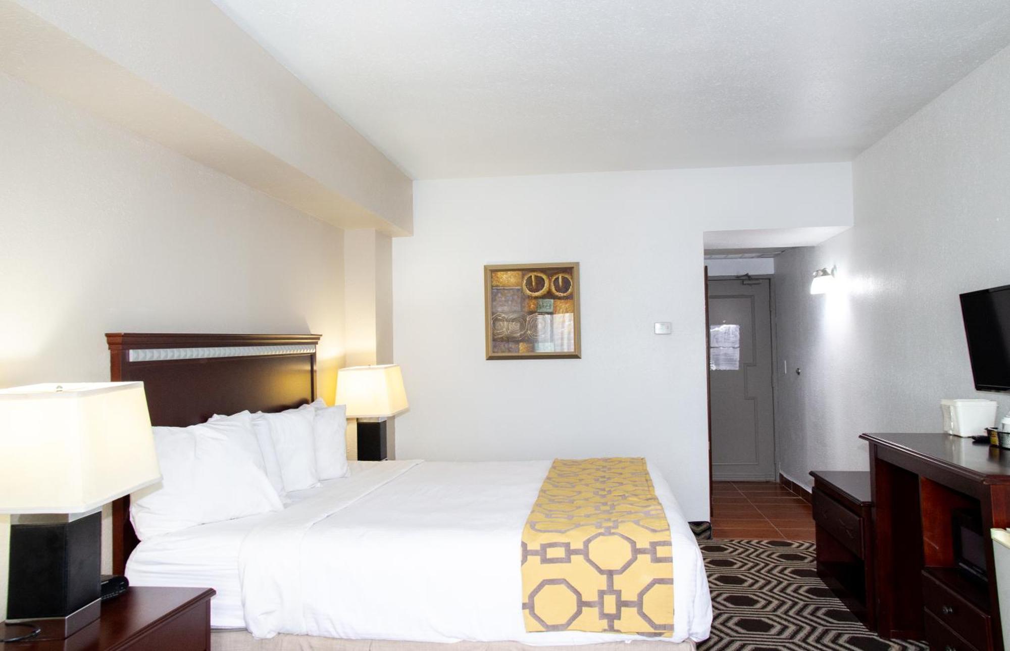 Baymont By Wyndham Delavan Near Lake Geneva Esterno foto